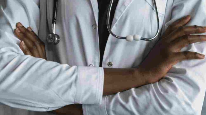 81-Year-Old Retired Doctor Robbed in Broad Daylight in Delhi Locals Raise Alarm Over Safety
