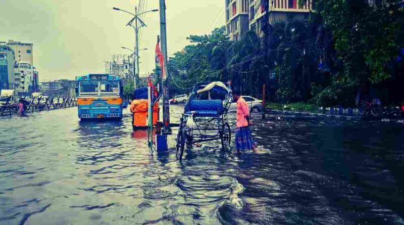 Pune Flood Alert Nearly 950 Residents Relocated as Mutha River Overflows
