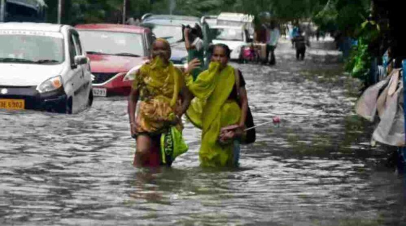 Kolkata Grapples with Flooded Streets as Heavy Rain Hits Ahead of Durga Puja